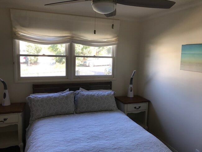 Building Photo - 723 Arenas St