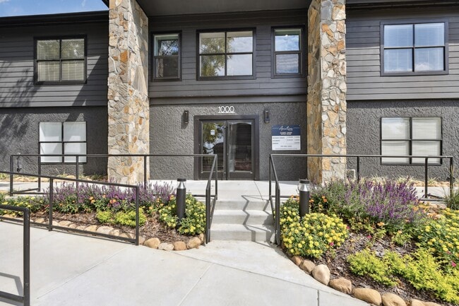 Building Photo - Aventura Bellevue