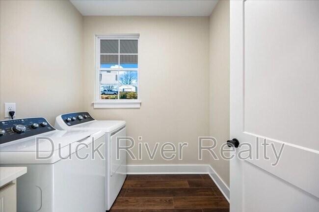 Building Photo - 119 Westover Dr