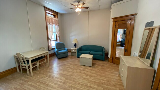 Foto del edificio - 605 Bluff St