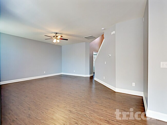 Building Photo - 163 Green Willow Dr