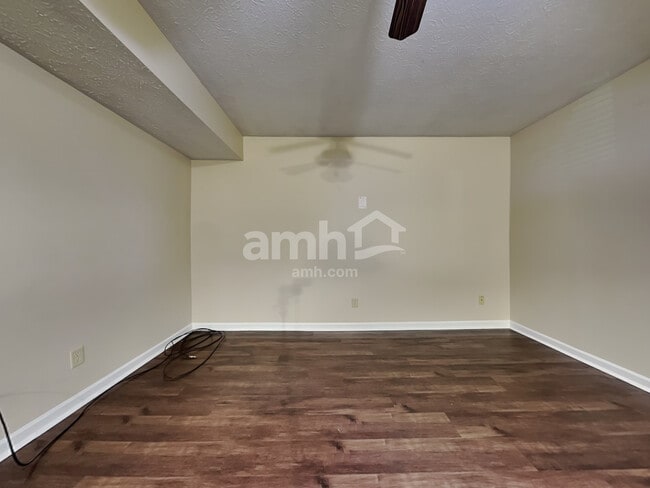 Foto del edificio - 1085 Sunmeadow Circle