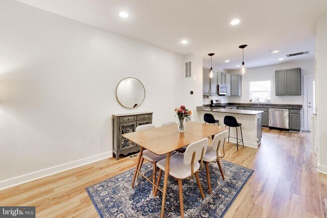 Foto del edificio - 4550 Longfellow St