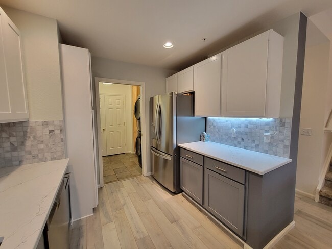 Kitchen - 1761 Yellow Pine Ave