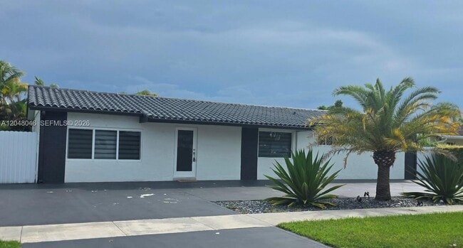 Building Photo - 10790 SW 66th Dr