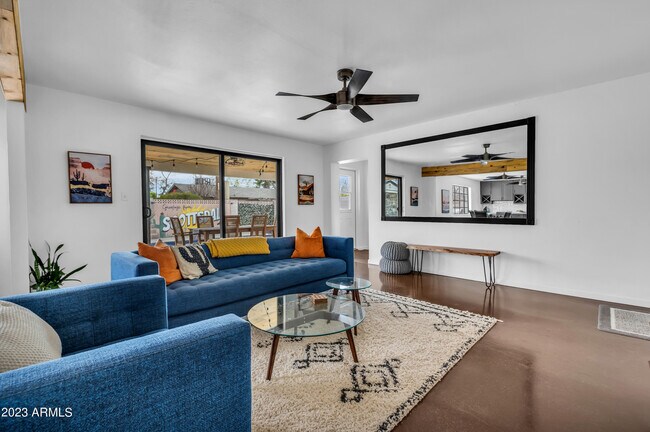Foto del edificio - 8335 E Weldon Ave