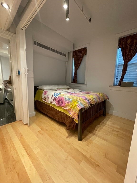 Building Photo - 1665 Commonwealth Ave