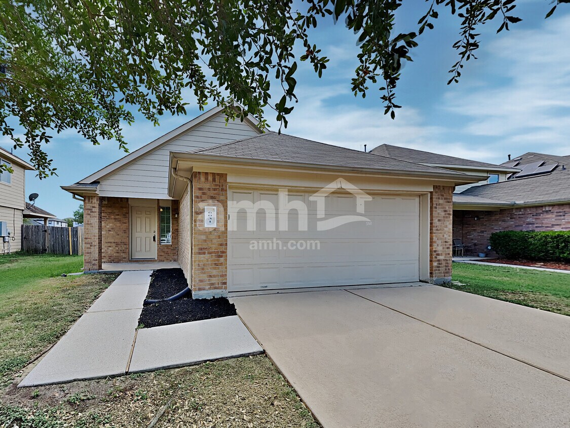 Foto principal - 6031 Brenwood Trails Ln