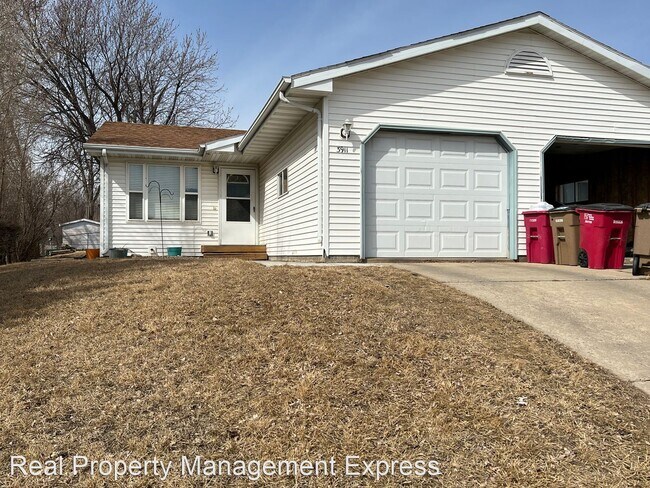 Foto del edificio - 2 br, 1 bath House - 3911 S Terry Ave