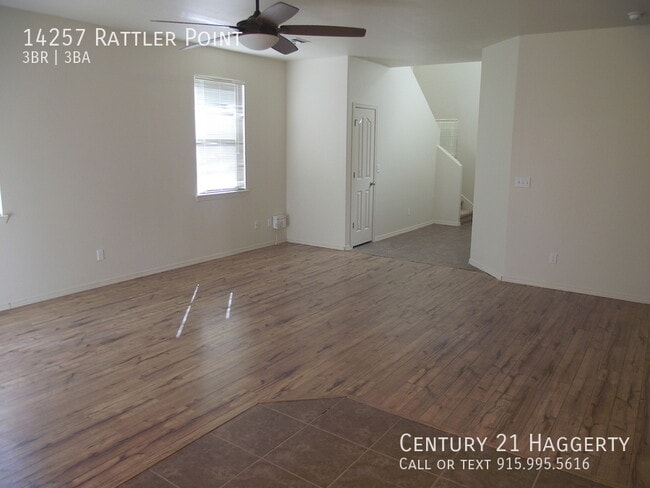 Building Photo - East El Paso 3 bed Refirg A/C