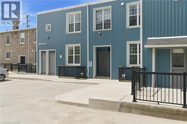 Building Photo - 58 Beverly St
