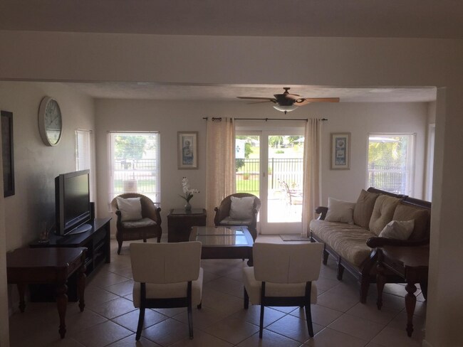 Foto del edificio - 847 N Collier Blvd