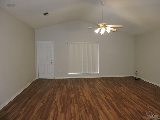 Foto del edificio - 1449 Greystone Dr