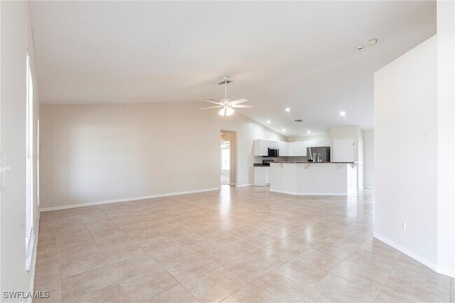 Foto del edificio - 2121 NW 18th Pl