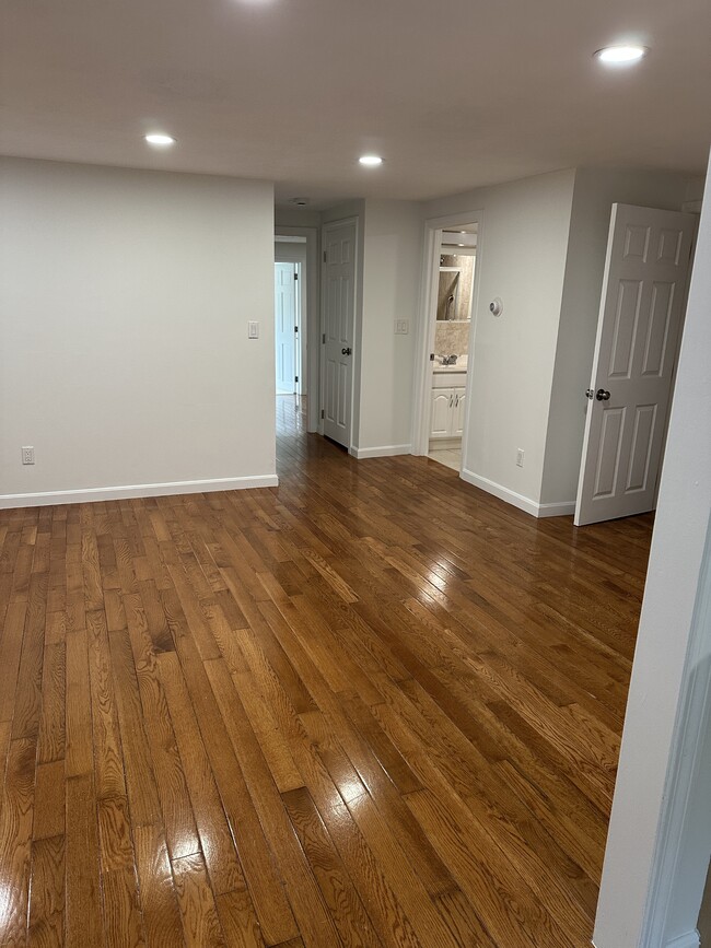 Building Photo - 251 Neponset St