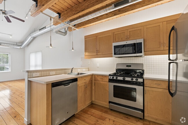 Building Photo - Amber Landing Townhouses and Lofts