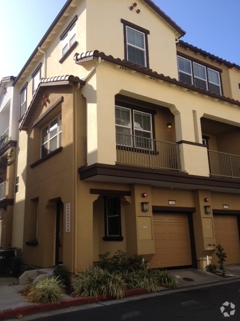 Building Photo - 766 Cedarville Ln