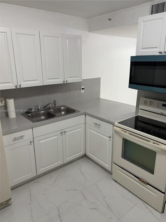 Building Photo - 2145 NW 19th Terrace