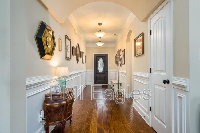Building Photo - 2067 Bandera Dr