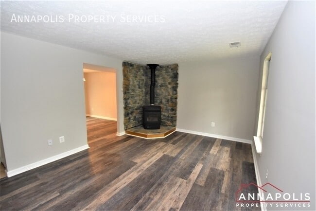 Building Photo - 413 master derby court