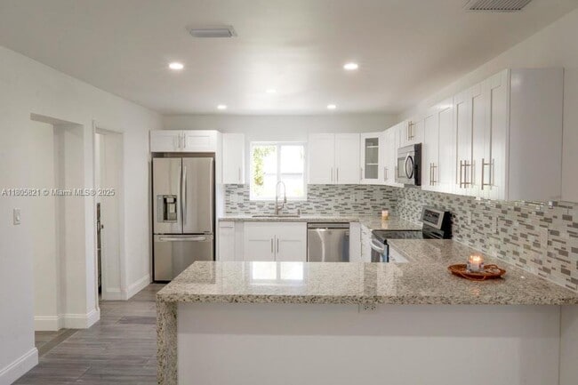 Foto del edificio - 6634 SW 76th Ter