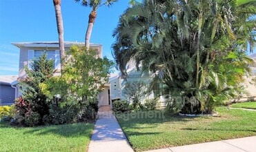 Building Photo - 1485 Malibu Cir NE