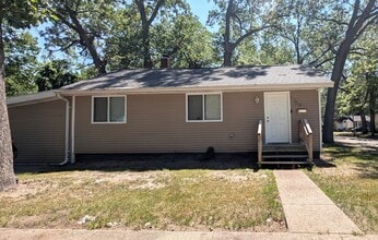 Building Photo - 3300 Glendale St