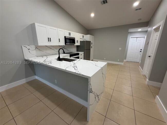 Foto del edificio - 11085 NW 38th Pl