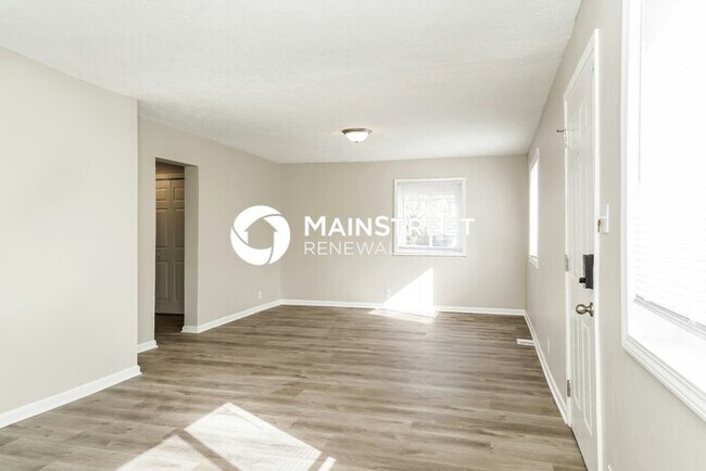 Foto del edificio - 3 Bedroom Pet-Friendly Home in Indianapolis, IN with Main Street Renewal