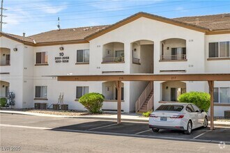 Building Photo - 5650 E Sahara Ave