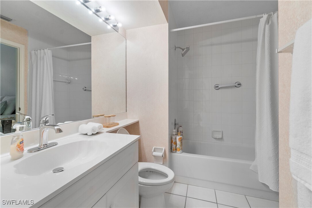 Building Photo - 348 Carinosa Ct