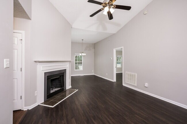 Foto del edificio - 504 Heathwick Dr