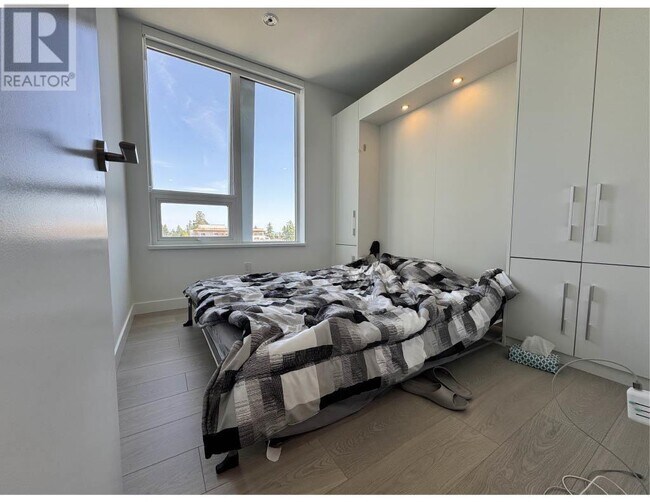 Photo du bâtiment - 6537-6537 Telford Ave