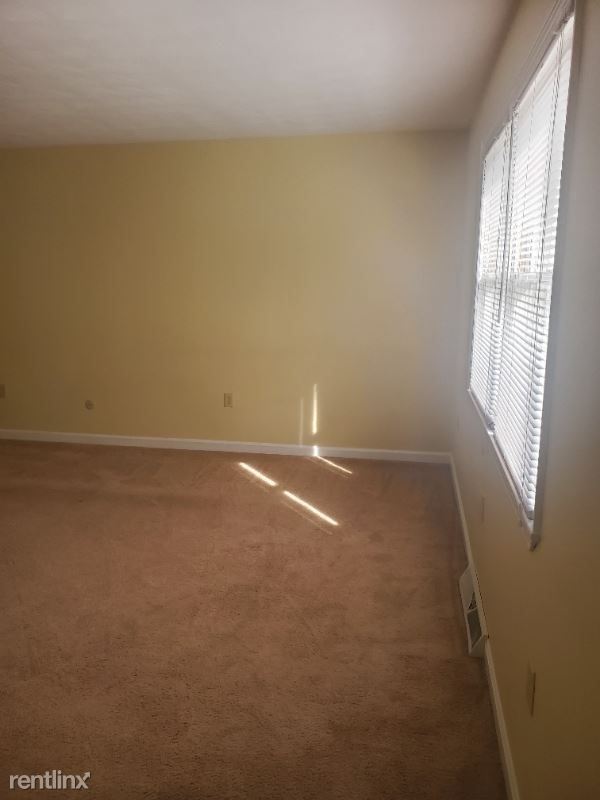 Building Photo - 2 br, 1.5 bath Townhome - 3334 Lynnwood Dr