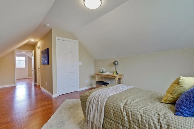 Photo - 960 S 6th St Apartment