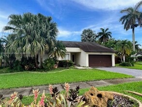 Building Photo - 10511 SW 145th Ct