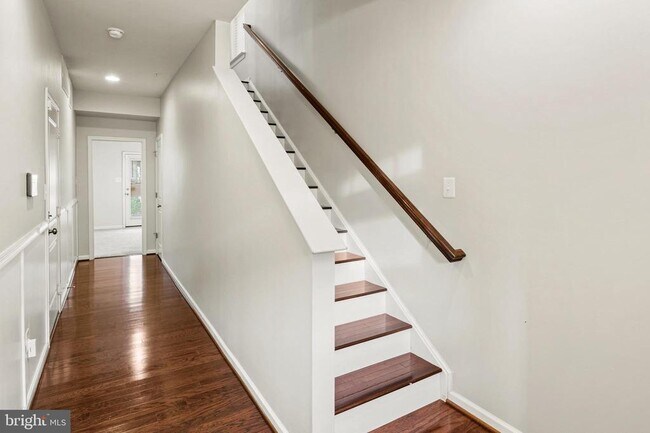 Foto del edificio - 214 Tanner Ln