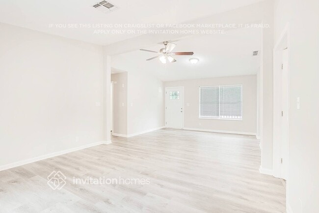 Foto del edificio - 738 Sheppard Rd