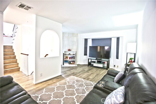 Foto del edificio - 305 S Chapel Ave