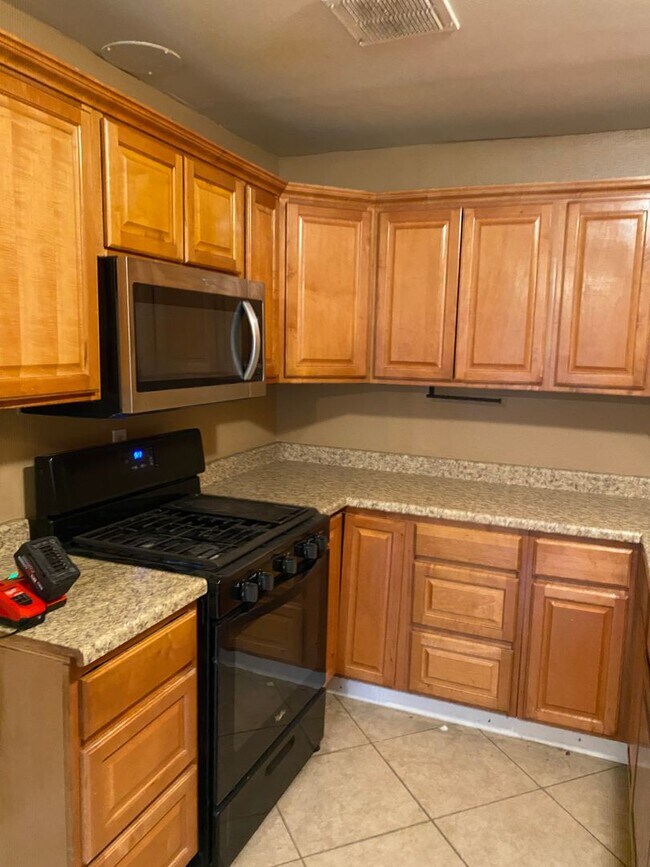 Foto del edificio - *Special* 2 bedroom 1 bath single story ho...