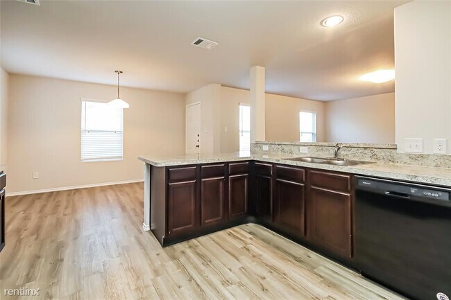 Foto del edificio - 4 br, 2.5 bath House - 1405 Matthew St