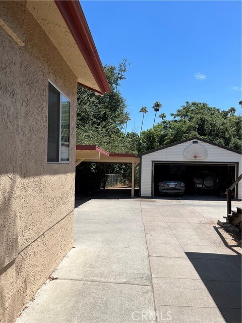 Foto del edificio - 564 N Mentor Ave