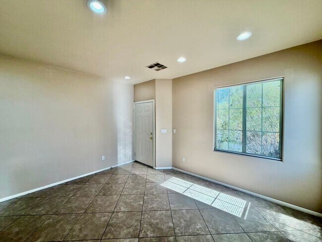 Foto del edificio - 9080 Fathers Pride Ave