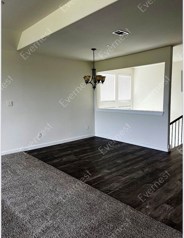 Building Photo - 220 Buck Ridge Dr