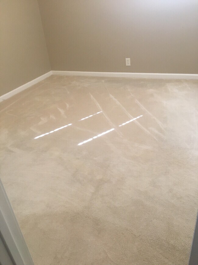 Master bedroom - 1152 Sanders Rd