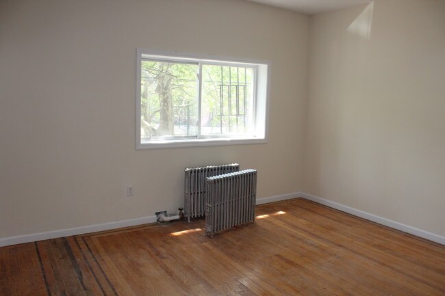 Foto del edificio - 373 E 157th St
