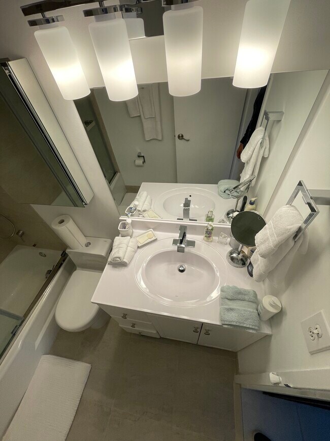 Foto del edificio - 905 Brickell Bay Dr