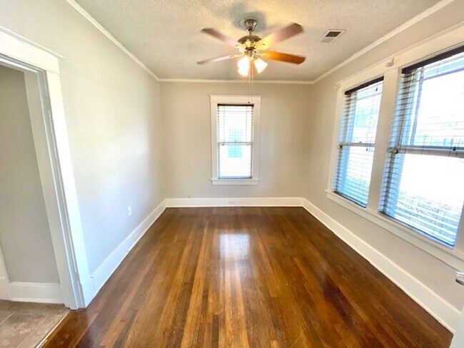 Building Photo - Great 3 BR Midtown Home now Available!