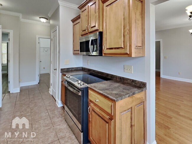 Building Photo - 15953 Landview Ln