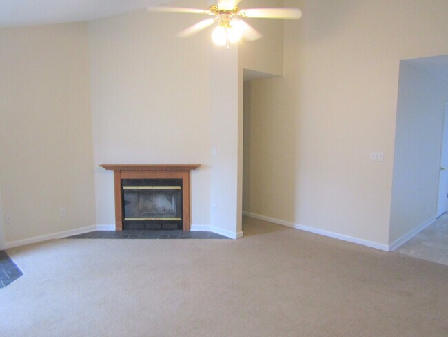 Foto del edificio - 205 Stag Ct